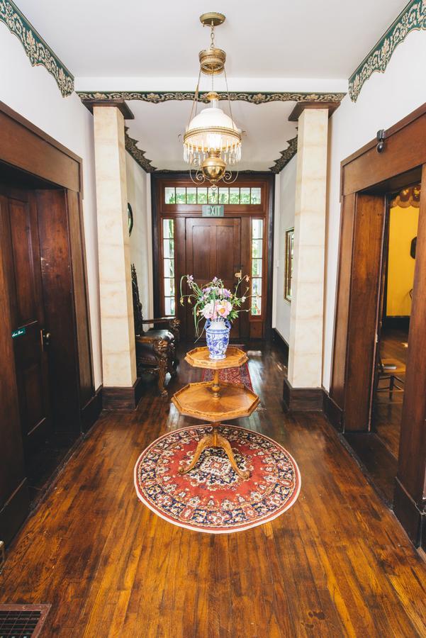 Old Caledonian Bed & Breakfast Buitenkant foto