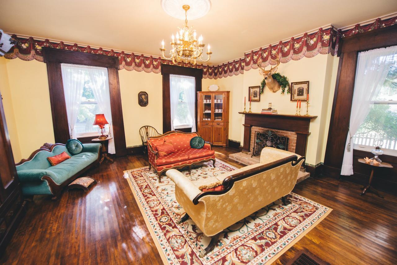 Old Caledonian Bed & Breakfast Buitenkant foto
