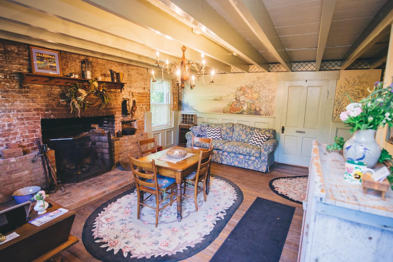 Old Caledonian Bed & Breakfast Buitenkant foto