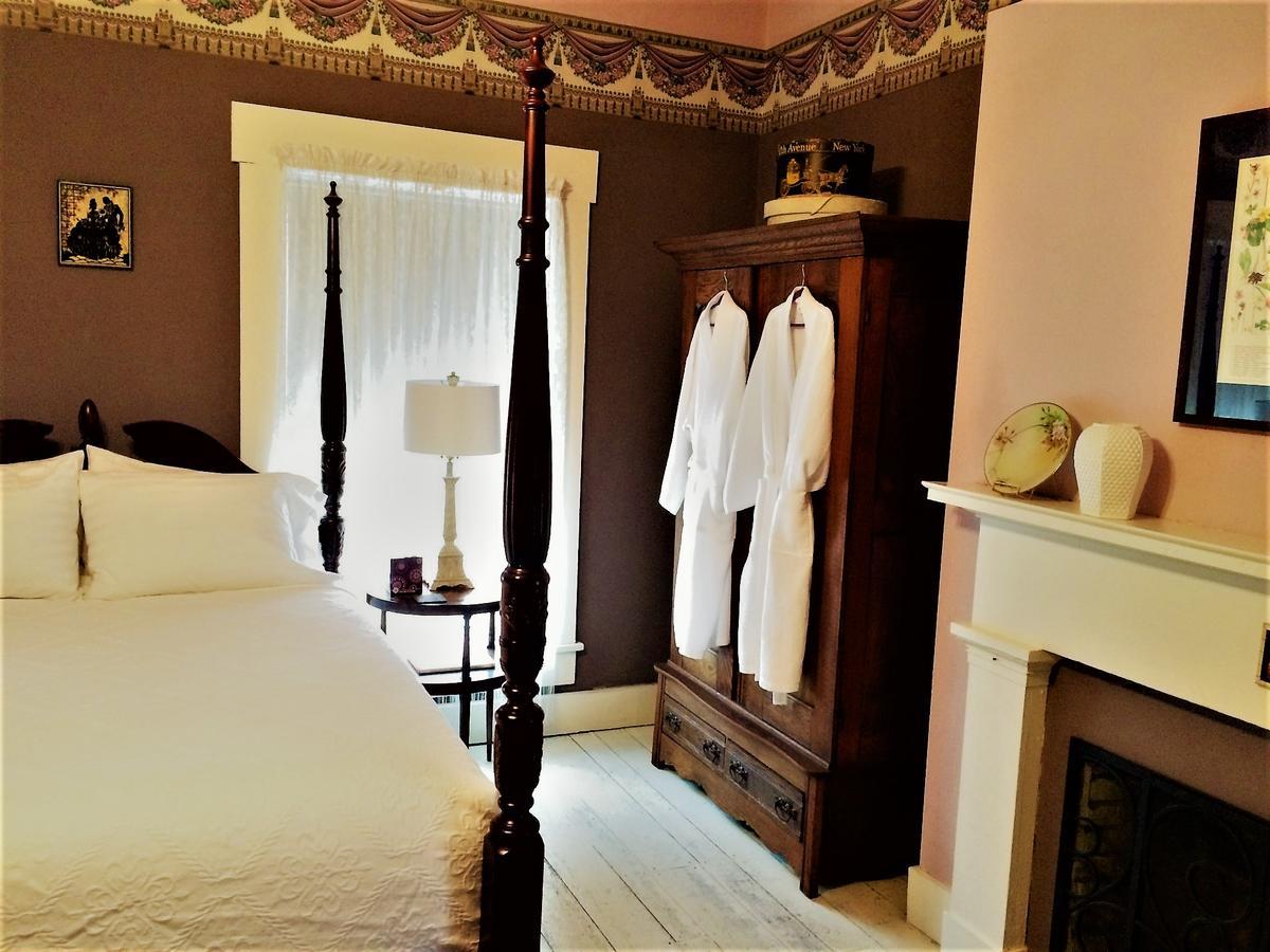 Old Caledonian Bed & Breakfast Buitenkant foto