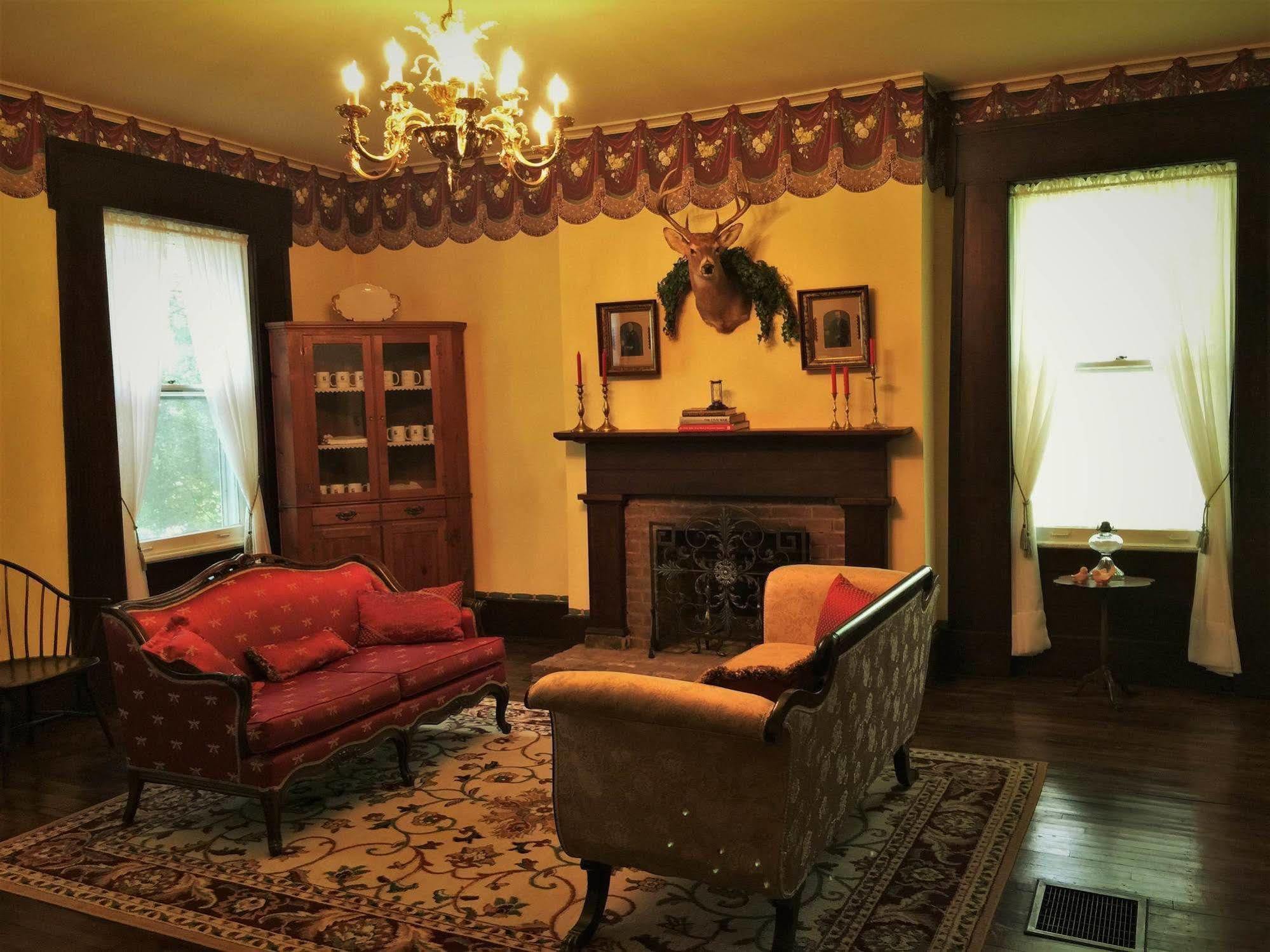 Old Caledonian Bed & Breakfast Buitenkant foto