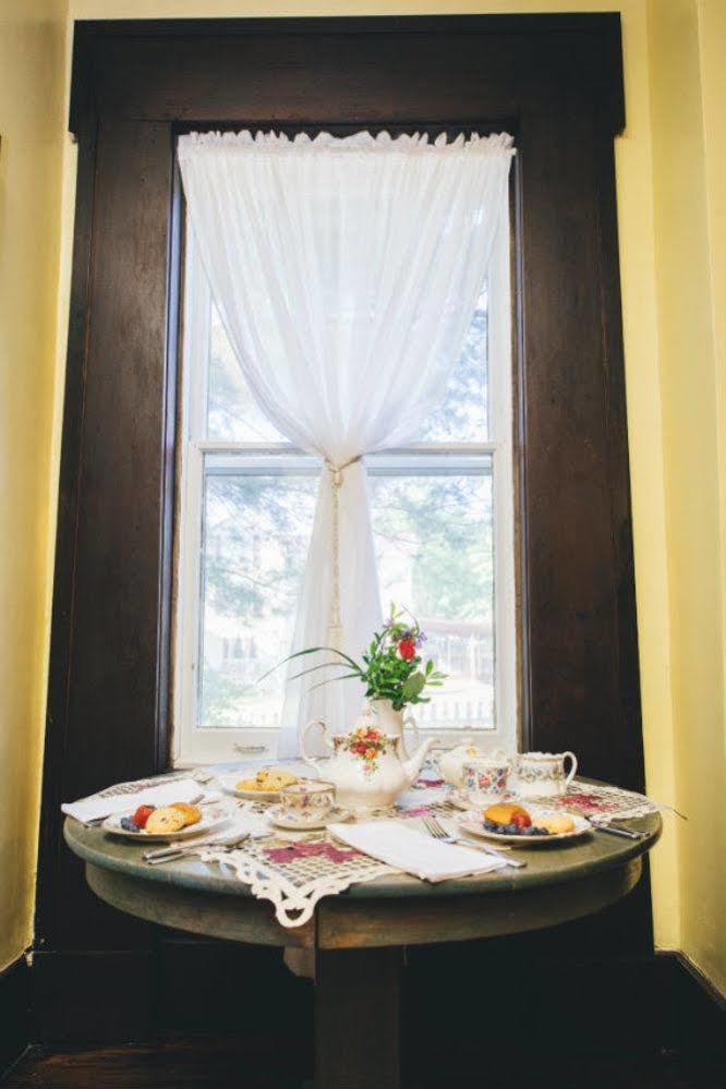 Old Caledonian Bed & Breakfast Buitenkant foto